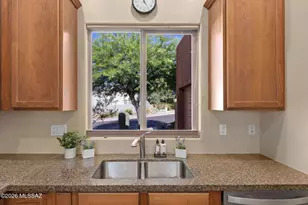 10446 E Sara Scarlet Loop, Tucson, AZ 85747 - Photo 11
