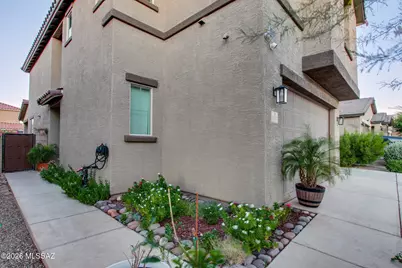 7877 S Wolf Creek Drive, Tucson, AZ 85757 - Photo 3