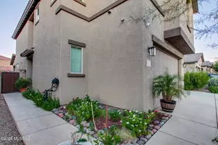 7877 S Wolf Creek Dr, Tucson, AZ 85757 - Photo 3