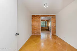 8851 N Loeffler Ln, Tucson, AZ 85742 - Photo 15