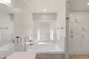 2111 S Miramonte Stravenue, Tucson, AZ 85713 - Photo 19