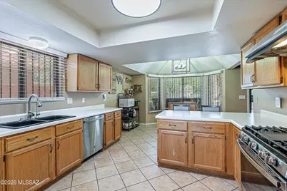 10301 N Oak Knoll Lane, Tucson, AZ 85737 - Photo 13