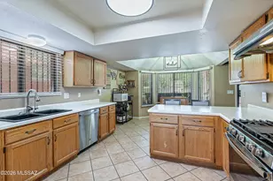 10301 N Oak Knoll Ln, Tucson, AZ 85737 - Photo 13