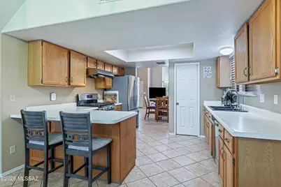 10301 N Oak Knoll Lane, Tucson, AZ 85737 - Photo 11