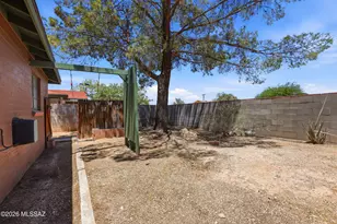 5526 E 20th St, Tucson, AZ 85711 - Photo 9