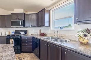 16801 S Tatanka Ln, Sahuarita, AZ 85629 - Photo 9