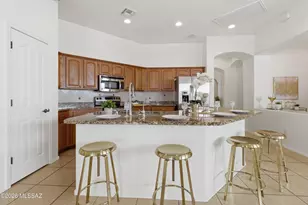 10046 E Cedar Hill Dr, Tucson, AZ 85748 - Photo 9