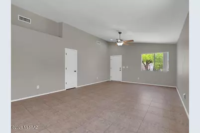 2818 W Medallion Drive, Tucson, AZ 85741 - Photo 5