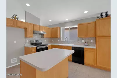 2818 W Medallion Drive, Tucson, AZ 85741 - Photo 11