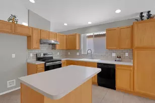 2818 W Medallion Dr, Tucson, AZ 85741 - Photo 11