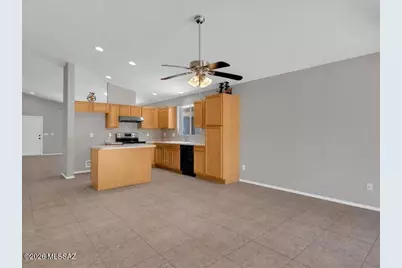 2818 W Medallion Drive, Tucson, AZ 85741 - Photo 7