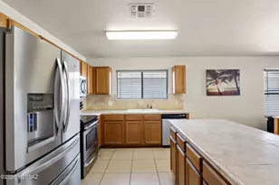 10013 E Rocky Wash Dr, Tucson, AZ 85748 - Photo 7
