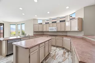 4819 S Prairie Hills Dr, Green Valley, AZ 85622 - Photo 11