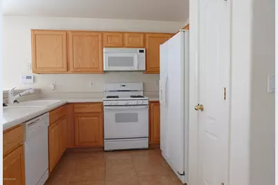8042 E Sundew Drive, Tucson, AZ 85710 - Photo 11