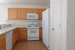 8042 E Sundew Dr, Tucson, AZ 85710 - Photo 11