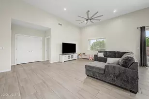 208 S Montgomery Pl, Corona de Tucson, AZ 85641 - Photo 5