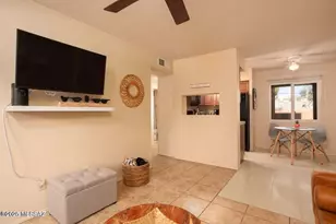 1810 E Blacklidge Dr, Tucson, AZ 85719 - Photo 1