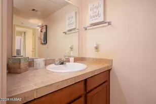 1810 E Blacklidge Dr, Tucson, AZ 85719 - Photo 9
