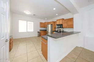 10401 E Yew Pl, Tucson, AZ 85747 - Photo 7