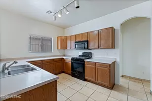 6654 S Luxor Way, Tucson, AZ 85746 - Photo 13