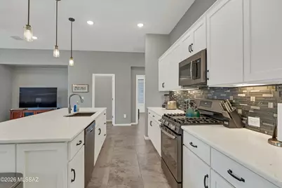 39589 S Summerwood Drive, Saddlebrooke, AZ 85739 - Photo 11