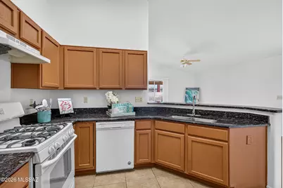 8837 S Desert Rainbow Drive, Tucson, AZ 85747 - Photo 9