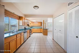 9901 E Discovery Dr, Tucson, AZ 85748 - Photo 13