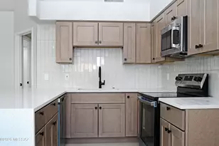 7535 E Harbor Dr, Tucson, AZ 85715 - Photo 7
