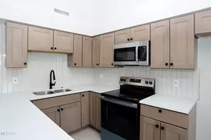 7535 E Harbor Dr, Tucson, AZ 85715 - Photo 11
