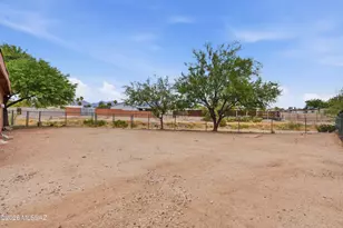 2469 S Kevin Dr, Tucson, AZ 85748 - Photo 25