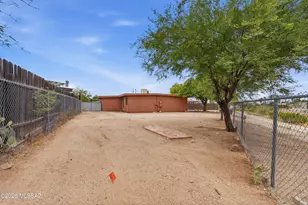 2469 S Kevin Dr, Tucson, AZ 85748 - Photo 27