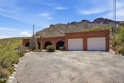 561 E San Moritz Place, Oro Valley, AZ 85704 - Photo 3