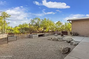 10685 E Oakwood Dr, Tucson, AZ 85749 - Photo 11