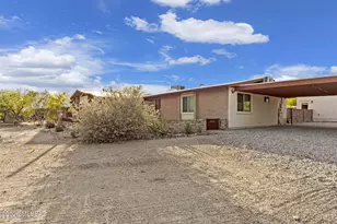 10685 E Oakwood Dr, Tucson, AZ 85749 - Photo 3