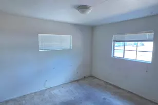 458 S Kenyon Dr, Tucson, AZ 85710 - Photo 9