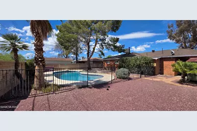 458 S Kenyon Drive, Tucson, AZ 85710 - Photo 1