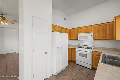 2128 W Frostwood Lane, Tucson, AZ 85745 - Photo 9