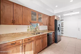 5625 N Camino De La Noche, Tucson, AZ 85718 - Photo 3