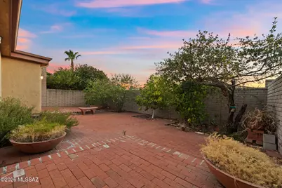 5625 N Camino De La Noche, Tucson, AZ 85718 - Photo 7