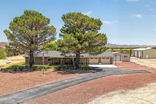 194 S Taylor Rd, Willcox, AZ 85643 - Photo 1