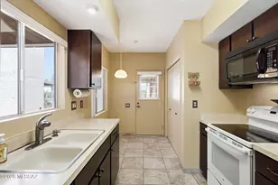 326 N Calle Del Chancero, Green Valley, AZ 85614 - Photo 11