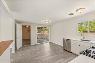 7617 E Morelos Pl, Tucson, AZ 85710 - Photo 19