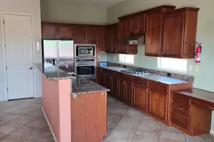9927 E Karst Pl, Tucson, AZ 85748 - Photo 3