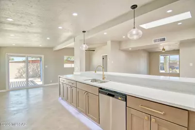 6458 E Calle Castor, Tucson, AZ 85710 - Photo 11