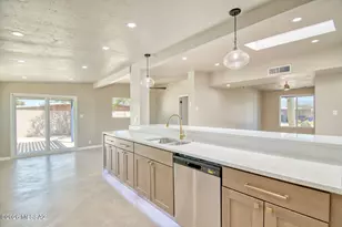 6458 E Calle Castor, Tucson, AZ 85710 - Photo 11