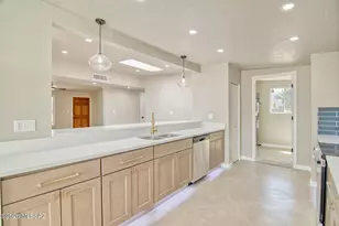 6458 E Calle Castor, Tucson, AZ 85710 - Photo 9