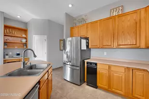 11653 N Desert Holly Dr, Tucson, AZ 85737 - Photo 19