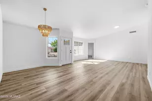 9810 E Stonehaven Way, Tucson, AZ 85747 - Photo 11