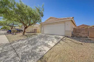 10486 E Dusky Willow Dr, Tucson, AZ 85747 - Photo 5
