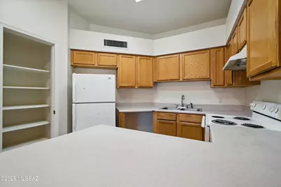 2447 N Fair Oaks Avenue, Tucson, AZ 85712 - Photo 9